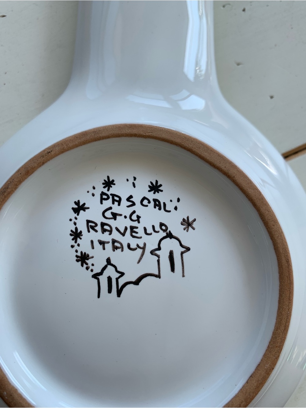 Pascal Ravello hand-Painted Ceramic Spoon Rest - Picture 4 of 4